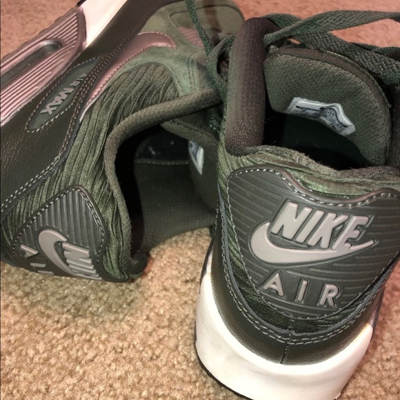 SOLD - Women’s Olive Green Nike Air Max 90 - Picture 4 of 6
